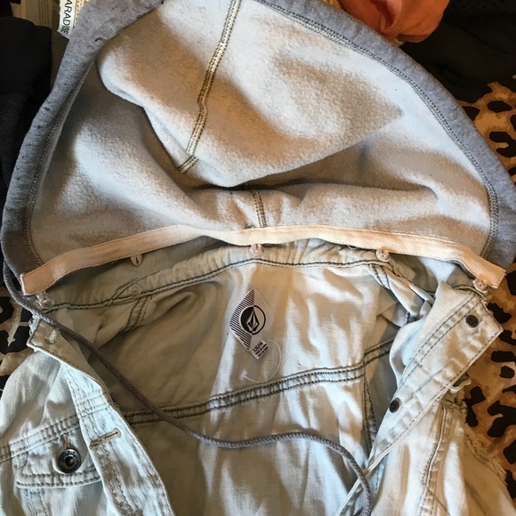 Volcom Jean Jacket (hood is removable) - Picture 4 of 4